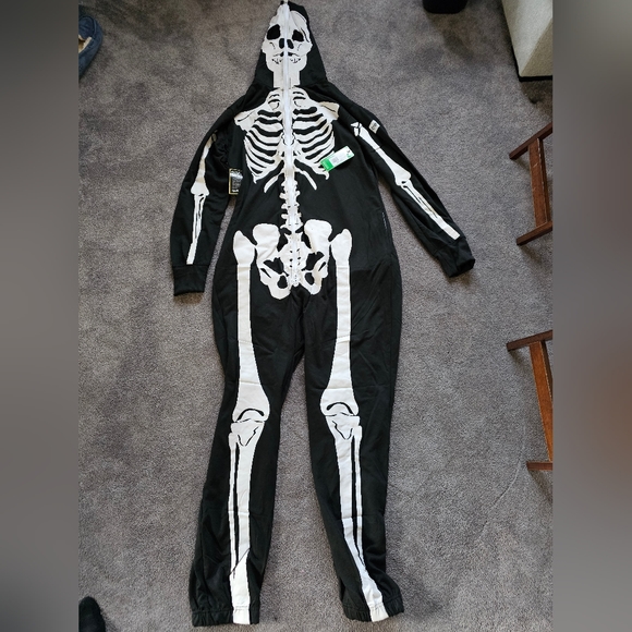 NWT full zip tipsy elves skeleton onesie costume - Picture 3 of 8